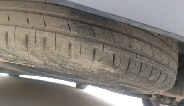 2021 Hyundai ALCAZAR PLATINUM (O) 6STR 2.0 AT, Petrol, Automatic, 31,833 km, tyre