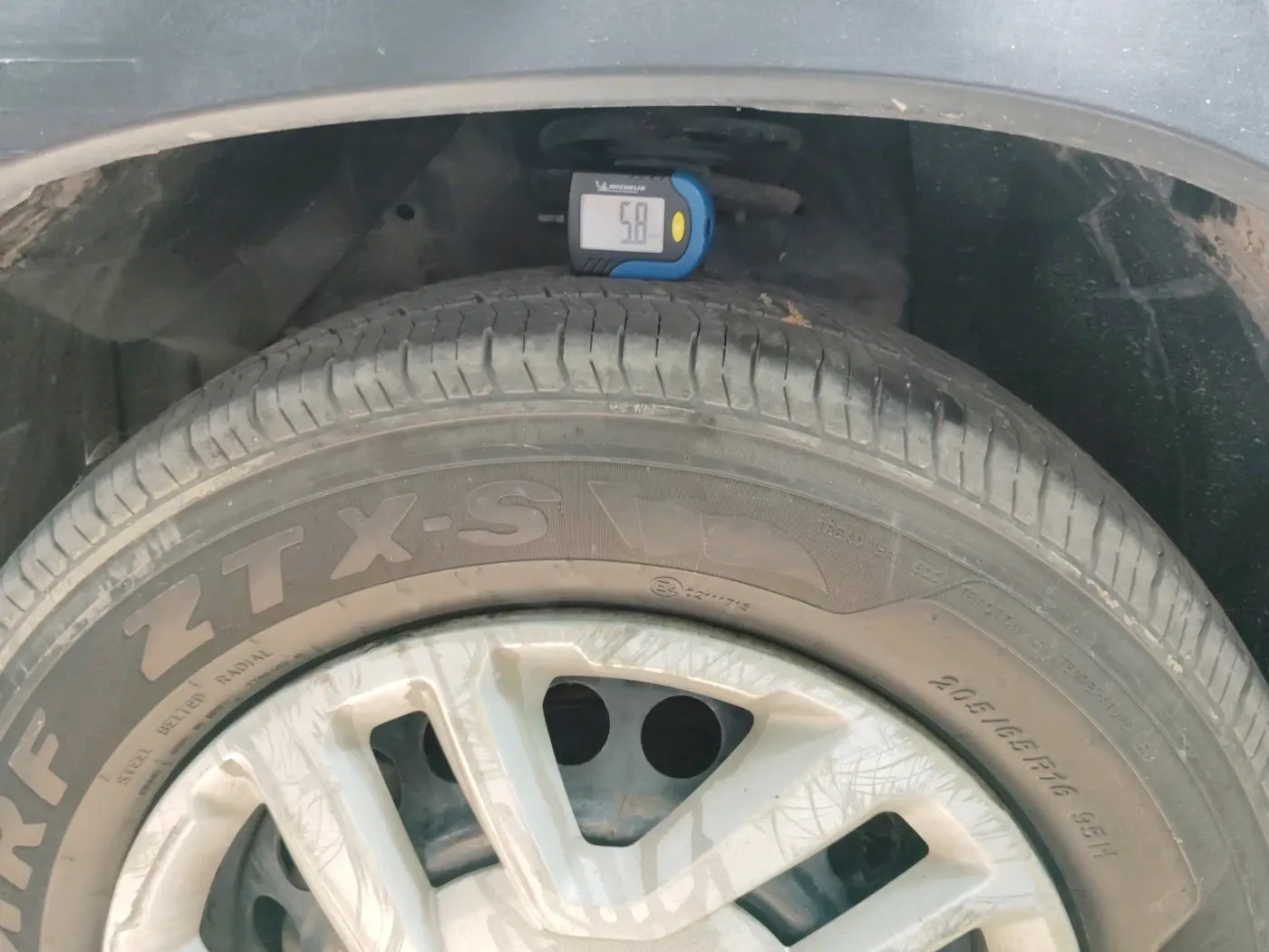 2018 Maruti Vitara Brezza VDI (O), Diesel, Manual, 1,37,277 km, tyre