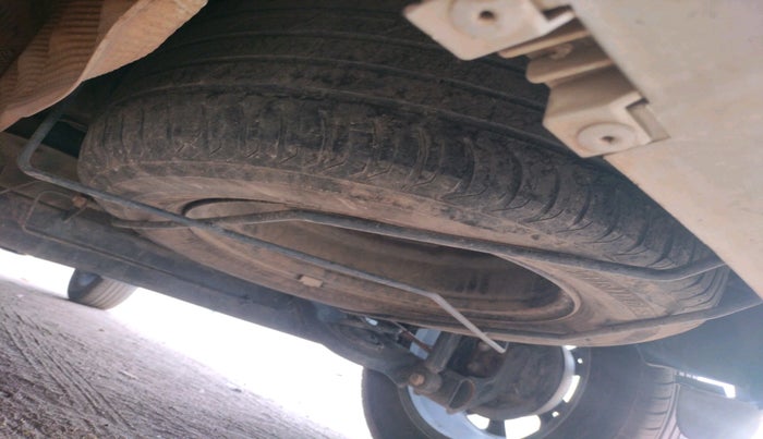 2015 Nissan Terrano XV D THP 110 PS, Diesel, Manual, 2,01,303 km, tyre