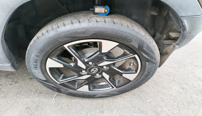 2021 Tata PUNCH CREATIVE  MT, Petrol, Manual, 39,613 km, tyre