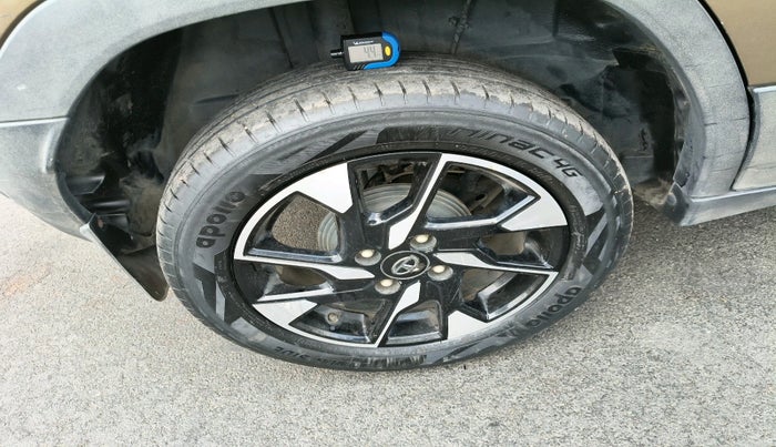 2021 Tata PUNCH CREATIVE  MT, Petrol, Manual, 39,613 km, tyre