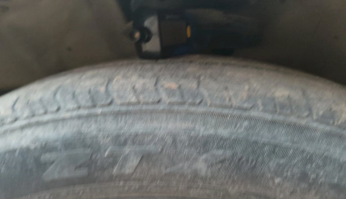 2012 Maruti Ritz VDI, Diesel, Manual, 1,41,017 km, tyre
