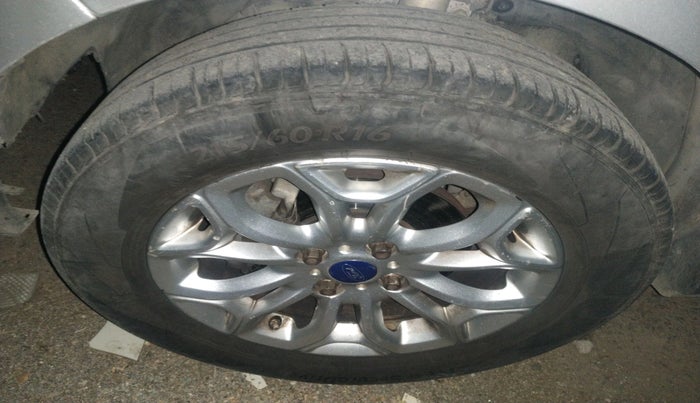 2015 Ford Ecosport TITANIUM 1.5L DIESEL (OPT), Diesel, Manual, 2,50,318 km, tyre