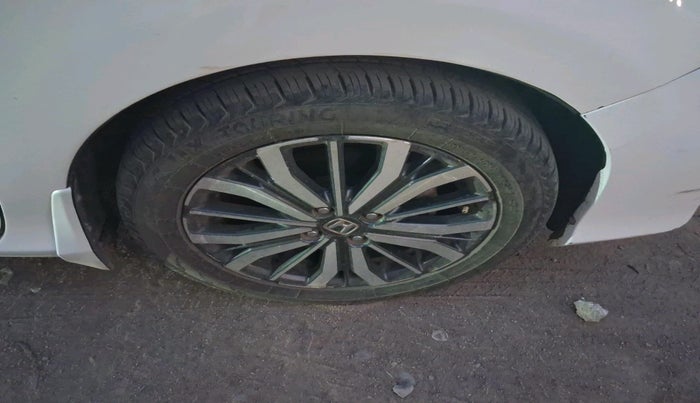 2017 Honda City 1.5L I-VTEC ZX CVT, Petrol, Automatic, 1,32,852 km, tyre