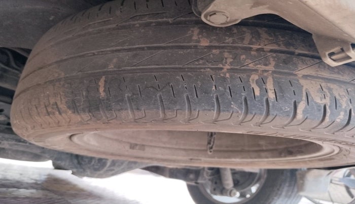 2017 Toyota Innova Crysta 2.8 ZX AT 7 STR, Diesel, Automatic, 1,57,768 km, tyre