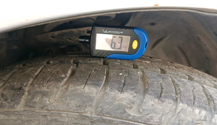 2013 Honda City 1.5L I-VTEC S MT, Petrol, Manual, 1,34,066 km, tyre