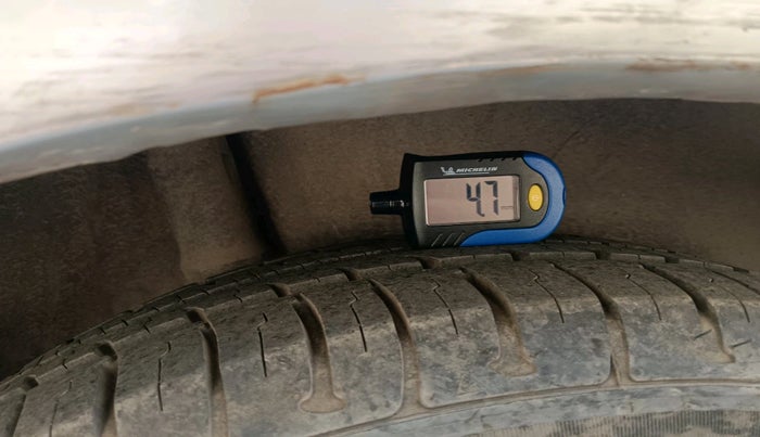 2013 Honda City 1.5L I-VTEC S MT, Petrol, Manual, 1,34,066 km, tyre