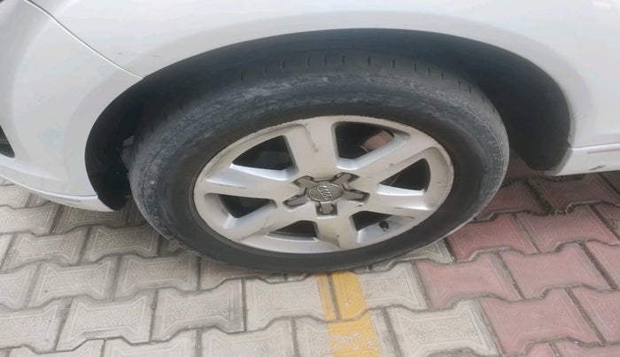 2012 Audi Q7 3.0 TDI QUATTRO, Diesel, Automatic, 1,21,712 km, tyre