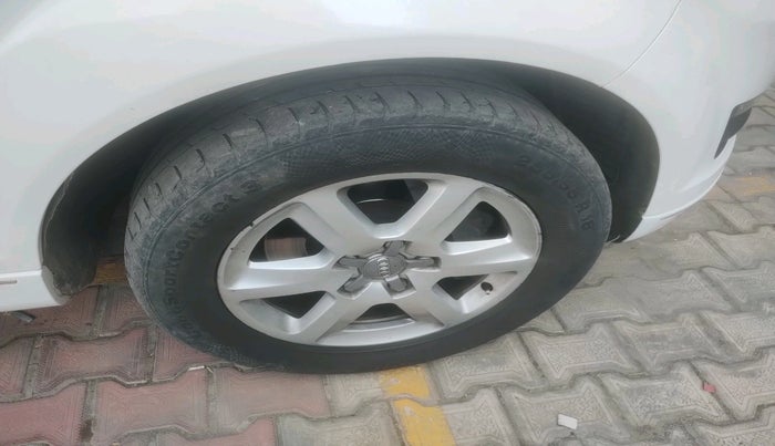 2012 Audi Q7 3.0 TDI QUATTRO, Diesel, Automatic, 1,21,712 km, tyre