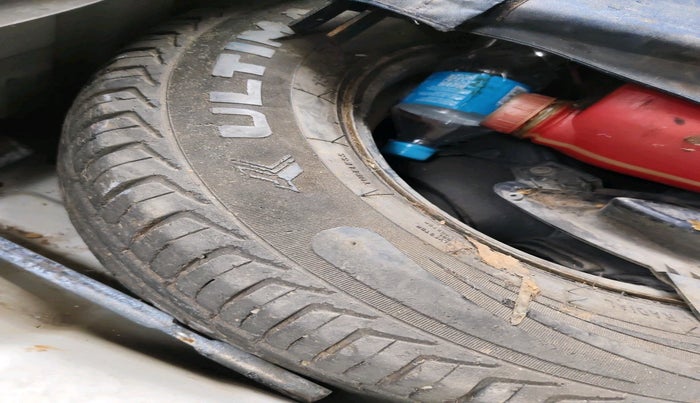 2013 Hyundai i10 SPORTZ 1.2, Petrol, Manual, 76,501 km, tyre