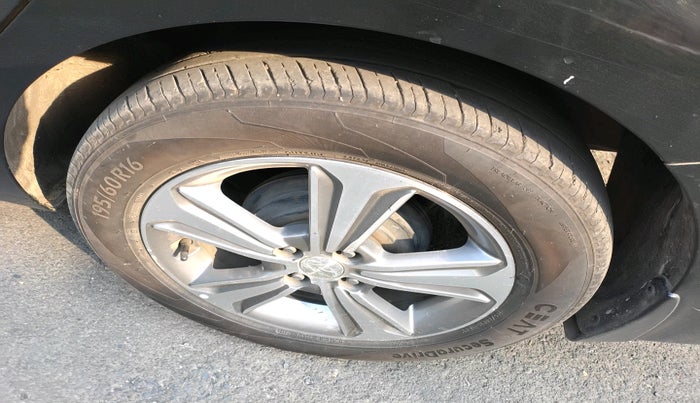 2018 Hyundai Verna 1.6 VTVT SX O, Petrol, Manual, 65,780 km, tyre