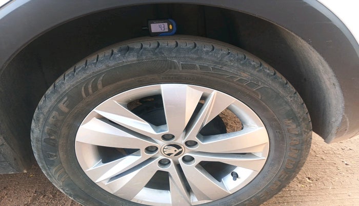 2023 Skoda KUSHAQ AMBITION 1.0L TSI MT, Petrol, Manual, 25,328 km, tyre