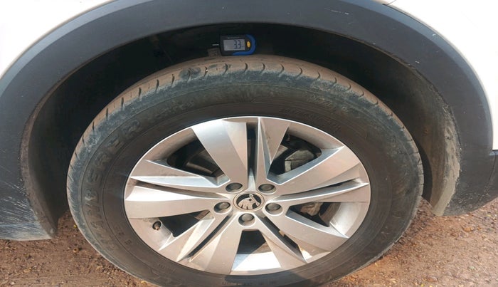 2023 Skoda KUSHAQ AMBITION 1.0L TSI MT, Petrol, Manual, 25,328 km, tyre