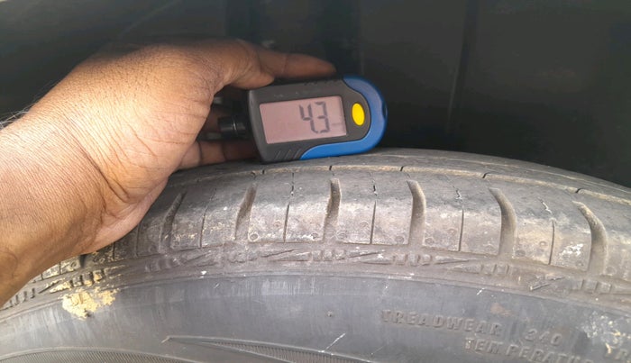 2016 Maruti Swift VXI, Petrol, Manual, 93,725 km, tyre