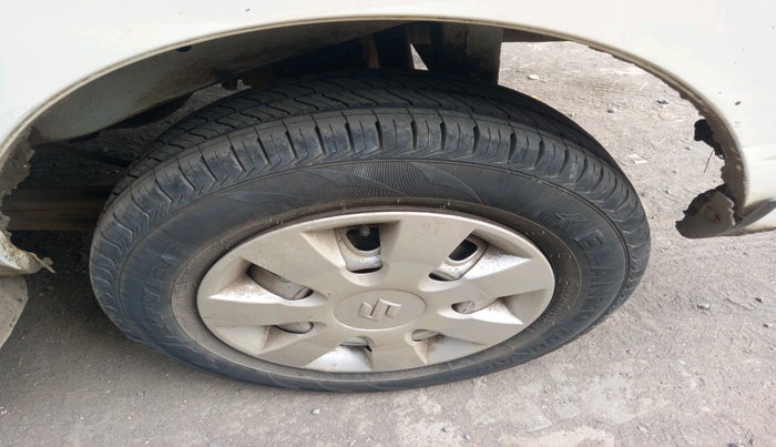 2011 Maruti Eeco 5 STR WITH A/C+HTR, Petrol, Manual, 1,03,924 km, tyre