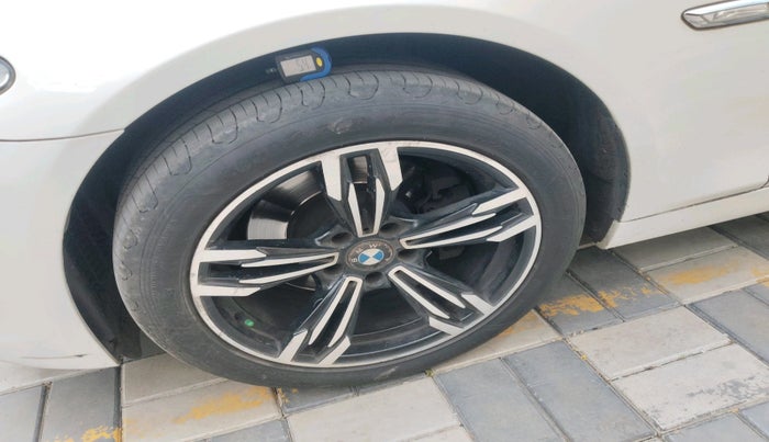 2011 BMW 5 Series 525D 3.0, Diesel, Automatic, 1,01,572 km, tyre