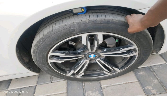 2011 BMW 5 Series 525D 3.0, Diesel, Automatic, 1,01,572 km, tyre