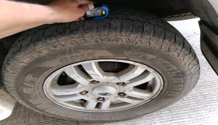 2012 Mahindra Scorpio VLX 2WD AT BS-III, Diesel, Automatic, 1,66,690 km, tyre