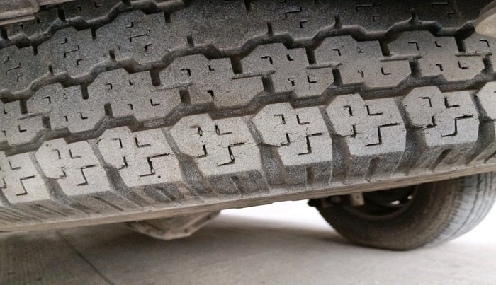 2012 Mahindra Scorpio VLX 2WD AT BS-III, Diesel, Automatic, 1,66,690 km, tyre