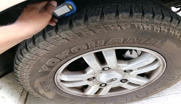 2012 Mahindra Scorpio VLX 2WD AT BS-III, Diesel, Automatic, 1,66,690 km, tyre