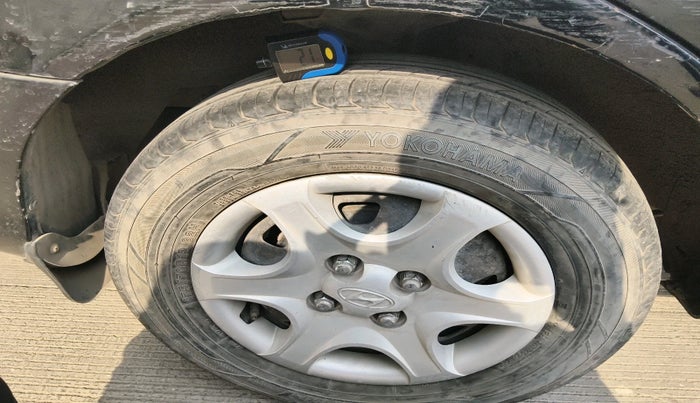 2011 Hyundai Accent GLE, Petrol, Manual, 72,518 km, tyre