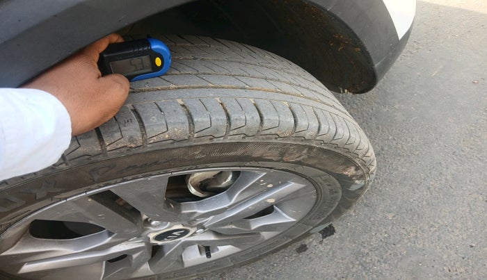 2019 KIA SELTOS HTX 1.5 DIESEL, Diesel, Manual, 1,68,563 km, tyre