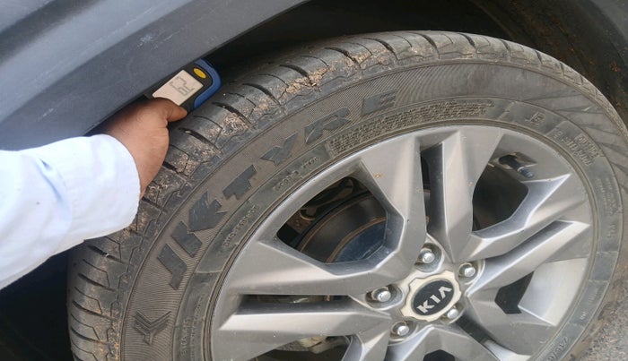 2019 KIA SELTOS HTX 1.5 DIESEL, Diesel, Manual, 1,68,563 km, tyre