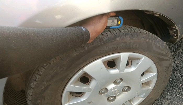 2012 Hyundai i20 MAGNA 1.2, Petrol, Manual, 1,00,008 km, tyre