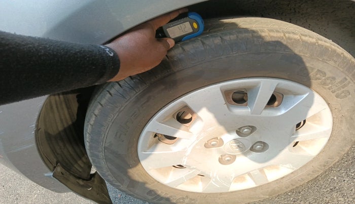 2012 Hyundai i20 MAGNA 1.2, Petrol, Manual, 1,00,008 km, tyre