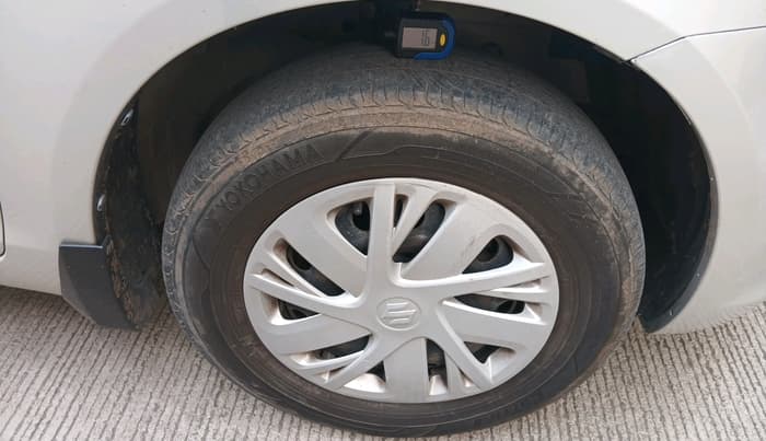 2017 Maruti Swift VXI, Petrol, Manual, 83,712 km, tyre