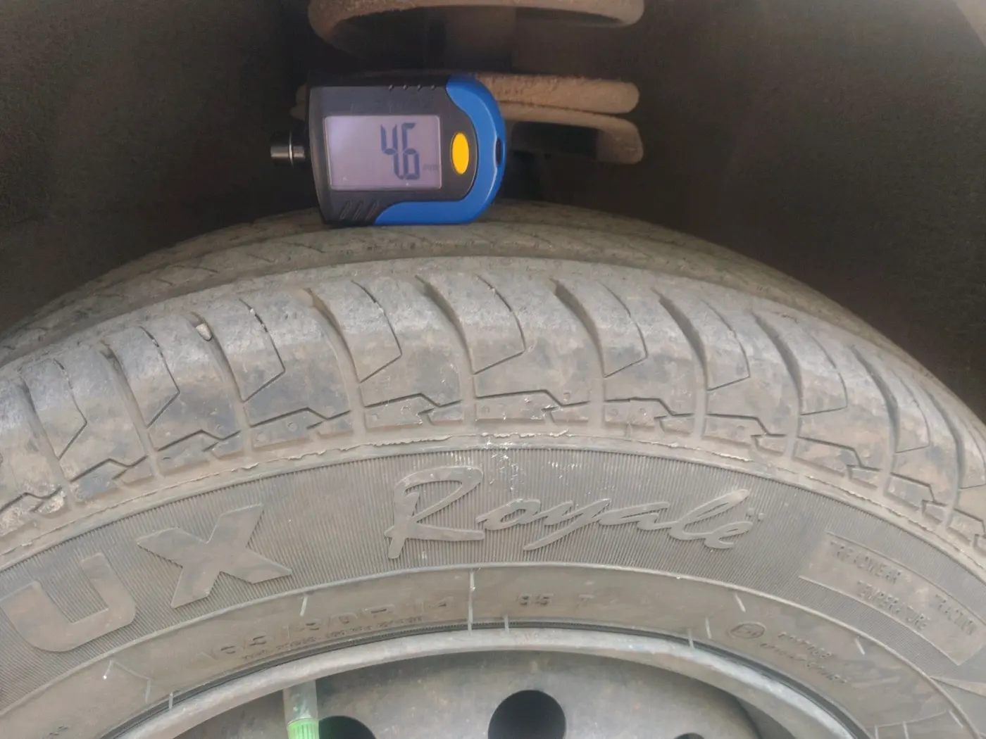 2009 Maruti Swift Dzire VDI, Diesel, Manual, 2,46,928 km, tyre