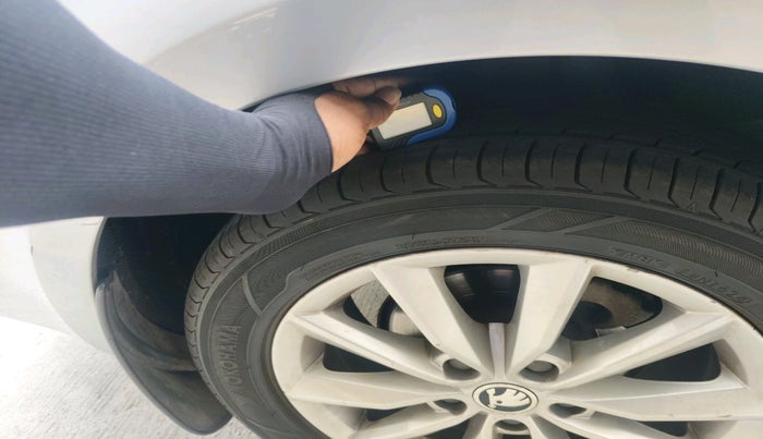 2017 Skoda Octavia 2.0 TDI CR STYLE PLUS AT, Diesel, Automatic, 1,47,273 km, tyre