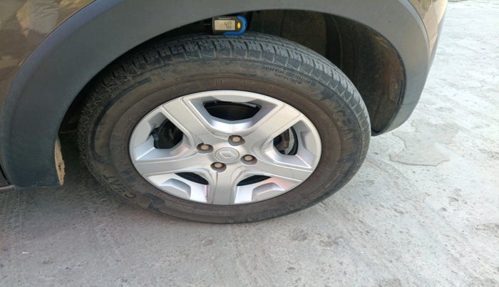 2022 Renault TRIBER RXT, Petrol, Manual, 21,340 km, tyre