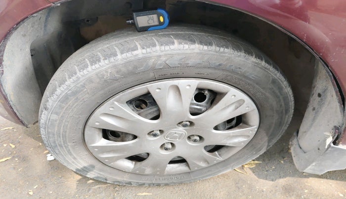 2014 Honda Amaze 1.2L I-VTEC S, CNG, Manual, 2,15,531 km, tyre