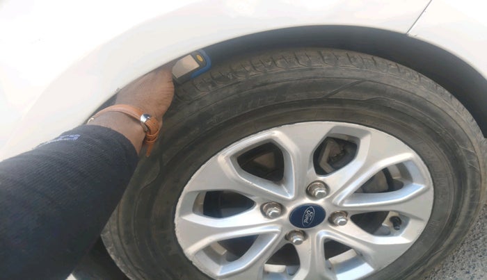 2017 Ford Figo Aspire TITANIUM 1.2 PETROL, CNG, Manual, 1,15,771 km, tyre