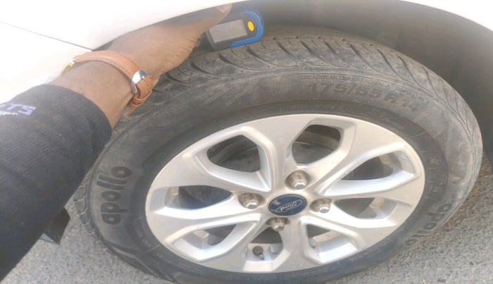 2017 Ford Figo Aspire TITANIUM 1.2 PETROL, CNG, Manual, 1,15,771 km, tyre