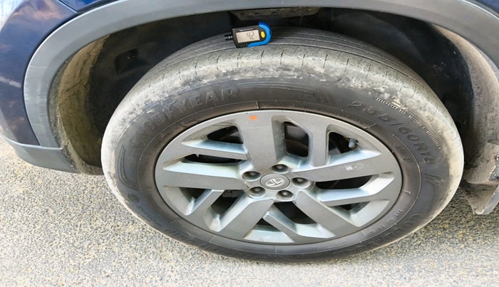 2021 Tata Safari XTA PLUS, Diesel, Automatic, 1,03,364 km, tyre