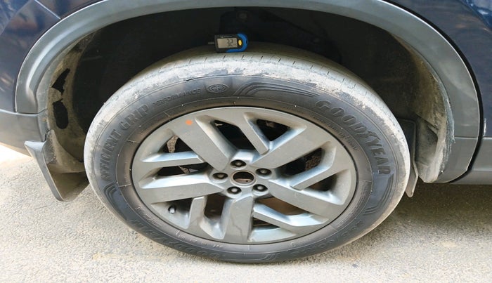 2021 Tata Safari XTA PLUS, Diesel, Automatic, 1,03,364 km, tyre