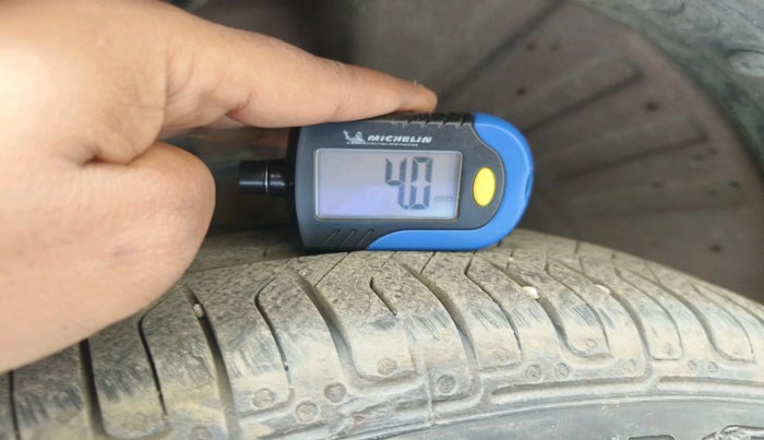 2016 Maruti Wagon R 1.0 VXI AMT, Petrol, Automatic, 87,722 km, tyre