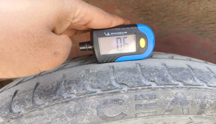 2016 Maruti Wagon R 1.0 VXI AMT, Petrol, Automatic, 87,722 km, tyre