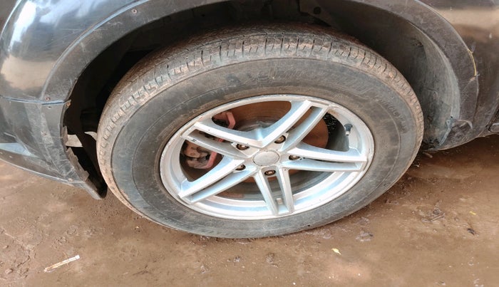 2012 Mahindra XUV500 W6, Diesel, Manual, 1,13,500 km, tyre