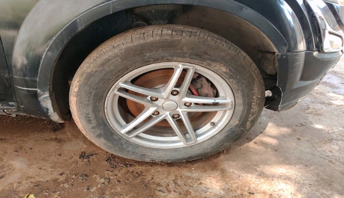 2012 Mahindra XUV500 W6, Diesel, Manual, 1,13,500 km, tyre