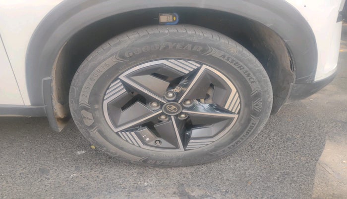 2023 Tata NEXON CREATIVE AMT 1.5 DIESEL, Diesel, Automatic, 47,866 km, tyre