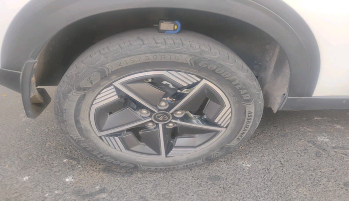 2023 Tata NEXON CREATIVE AMT 1.5 DIESEL, Diesel, Automatic, 47,866 km, tyre