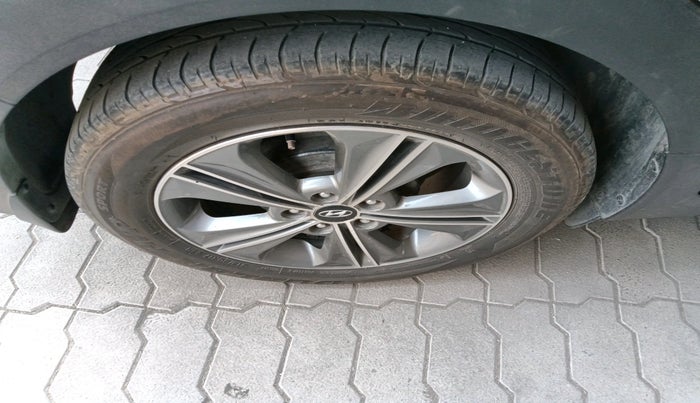 2016 Hyundai Creta SX PLUS AT 1.6 DIESEL, Diesel, Automatic, 2,38,058 km, tyre