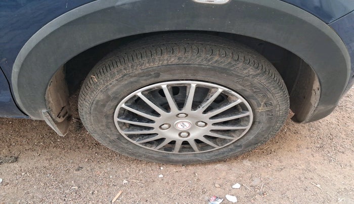 2019 Renault TRIBER RXT, Petrol, Manual, 76,823 km, tyre