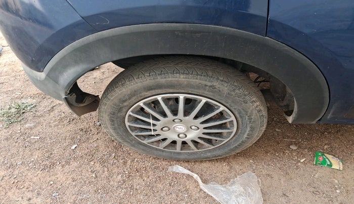 2019 Renault TRIBER RXT, Petrol, Manual, 76,823 km, tyre