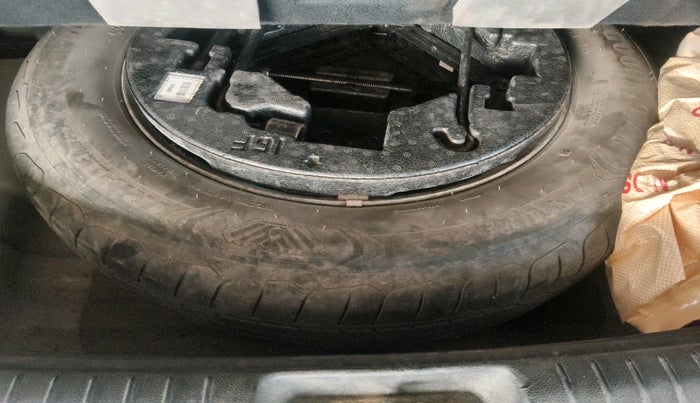 2018 Hyundai Creta E PLUS 1.4 DIESEL, Diesel, Manual, 1,21,085 km, tyre