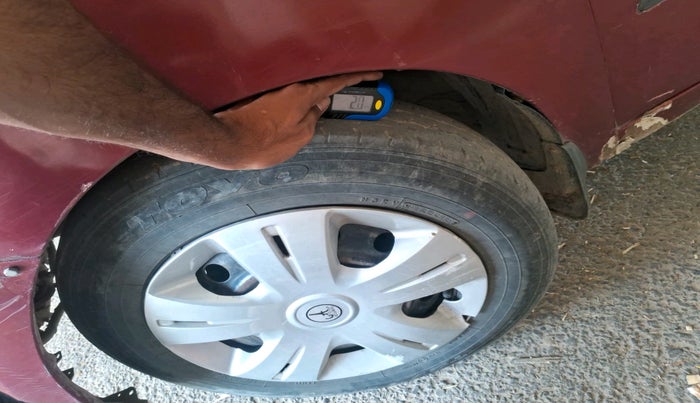 2012 Hyundai i10 MAGNA 1.2, CNG, Manual, 1,02,336 km, tyre