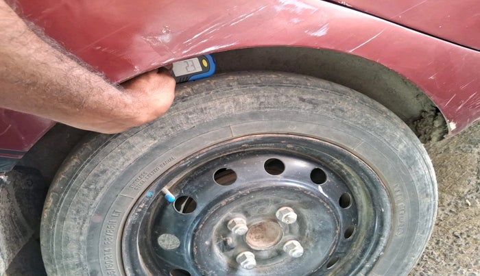 2012 Hyundai i10 MAGNA 1.2, CNG, Manual, 1,02,336 km, tyre